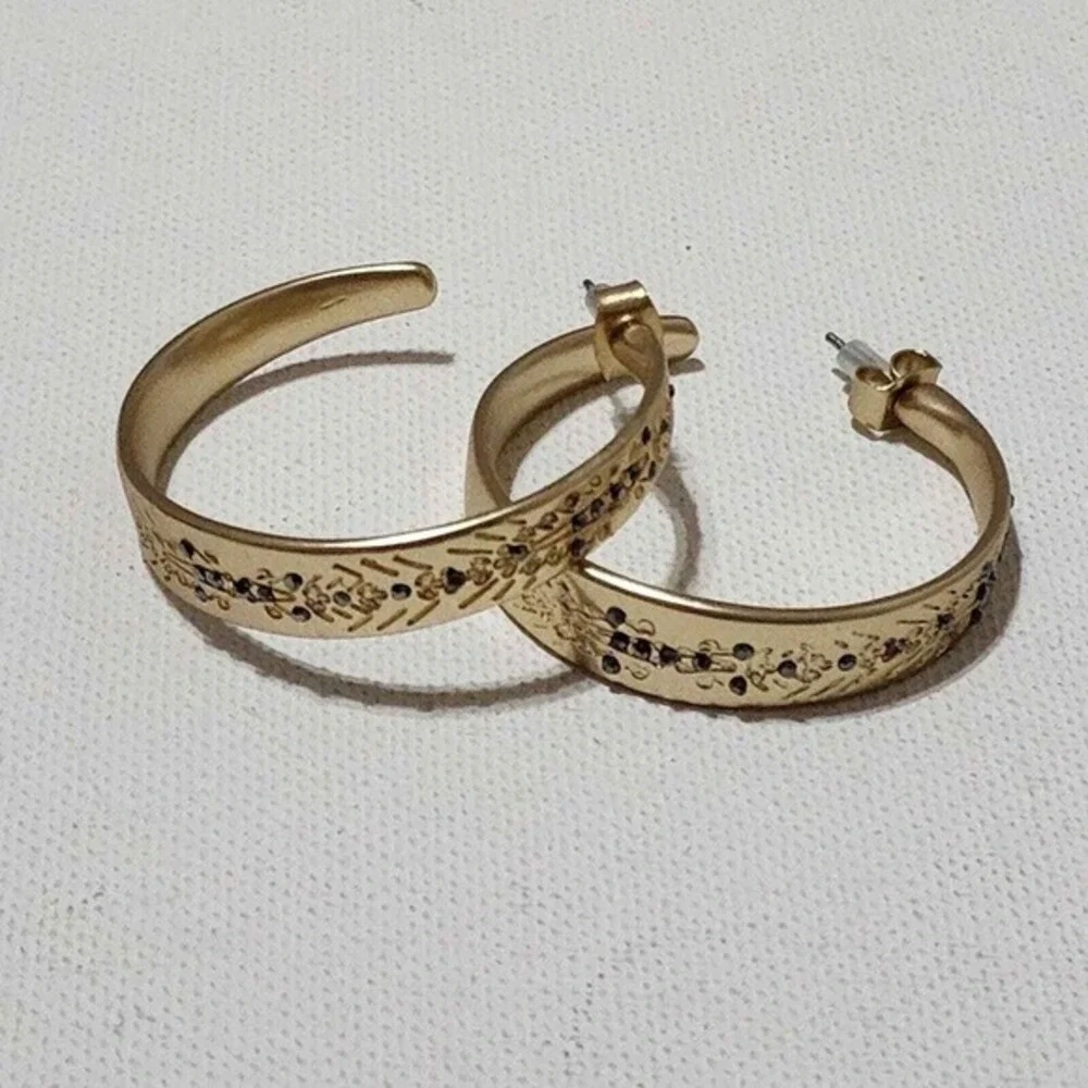 Lucky Brand Gold Tone Etched Floral Hoop Earrings Crystal Bohemian Vintage Style